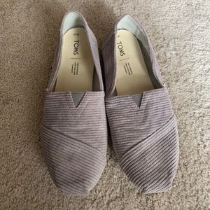 Super-soft and Comfy Gray TOMS